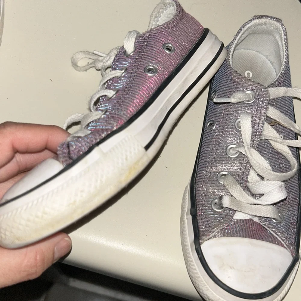 Converse Purple glittery low top girls shoes
